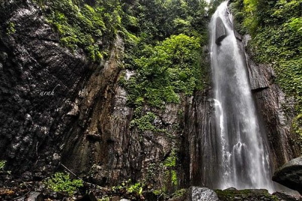 Air%2BTerjun%2BDlundung%2BMojokerto3.jpg
