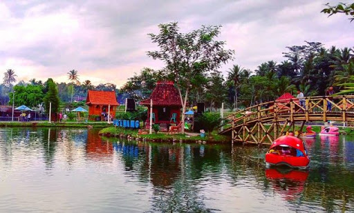 Wisata Waterpark di Umbul Bening Sumbergondo Banyuwangi