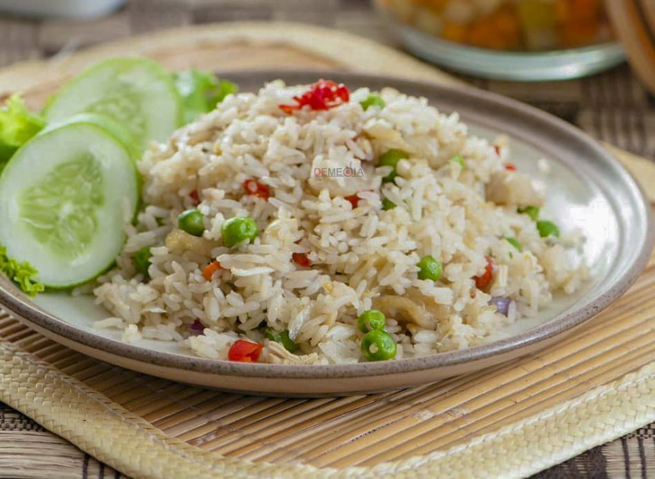 1104157-1000xauto-nasi-goreng-sederhana-sedap-makan_edited.jpg