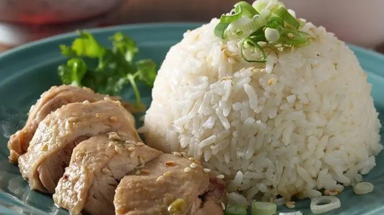 Resep Nasi Ayam Hainan, Enak, Gurih, dan Juicy
