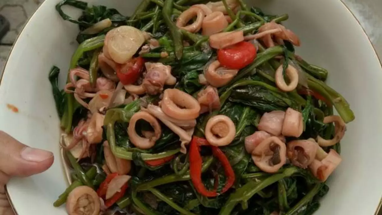 Cah Kangkung Cumi