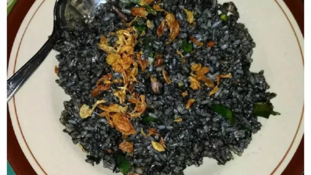 Nasi Goreng Cumi Hitam
