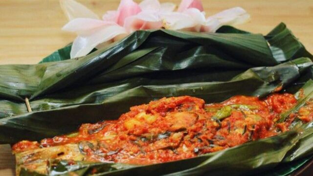 PEPES IKAN PATIN SAMBAL TEMPOYAK (1)