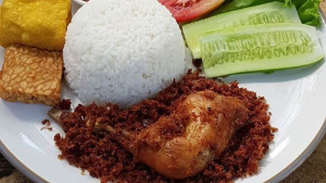 Ayam Goreng Serundeng (1)