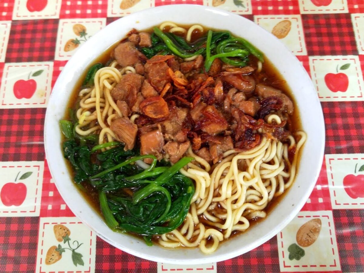 Mie Kangkung Ayam (1)