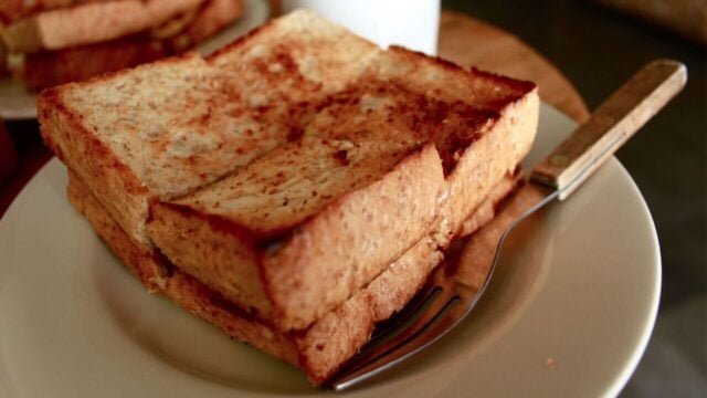 Roti Bakar Keju Daging (1)