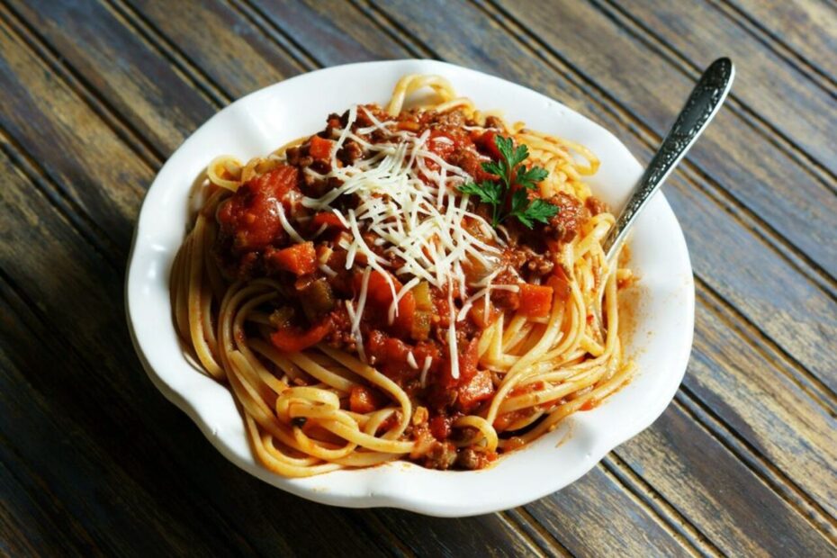 Spaghetti Saus Tomat Sosis (2)