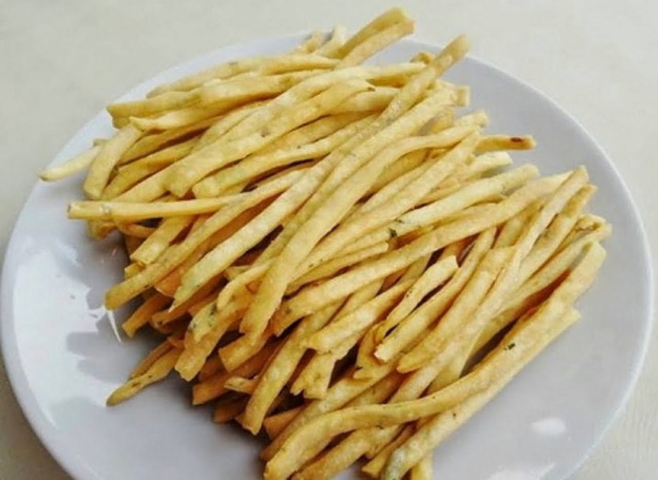 kue bawang renyah dan mengembang (2)