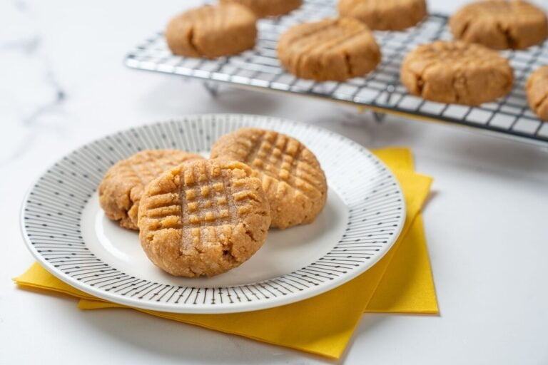 Keto Peanut Butter Cookies (1)