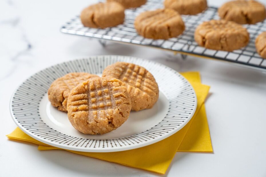 Keto Peanut Butter Cookies (1)