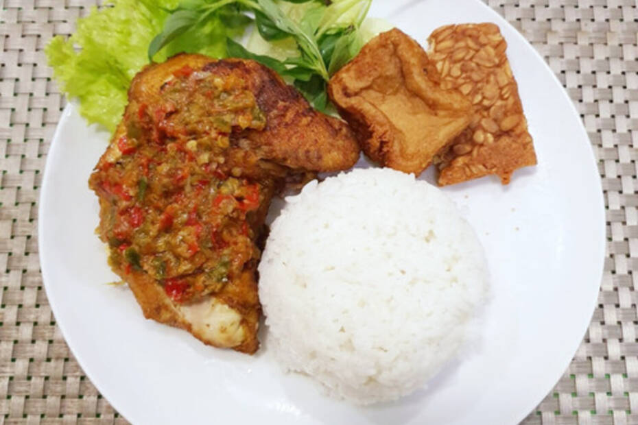 Ayam Penyet (1)