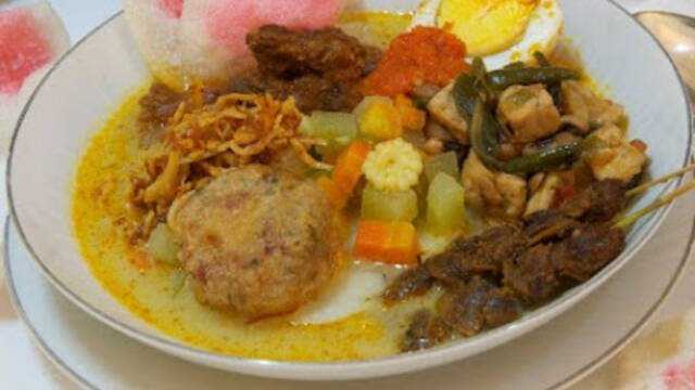 Lontong Sayur (1)