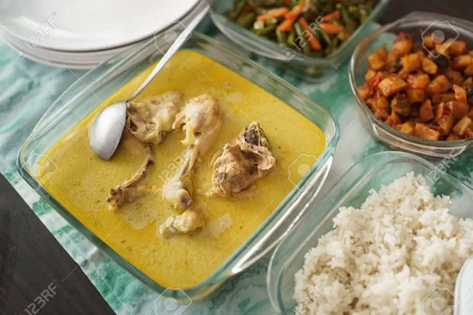 Opor Ayam Pedas