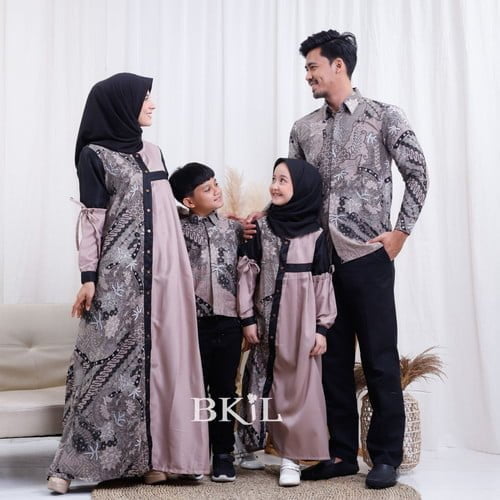 kondangan Ayah-Anak Kembar