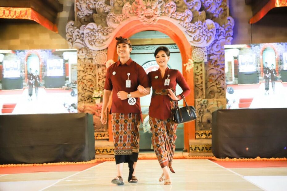 Baju Adat kantor