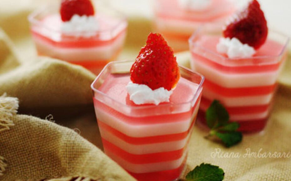 Puding Merah Putih (1)