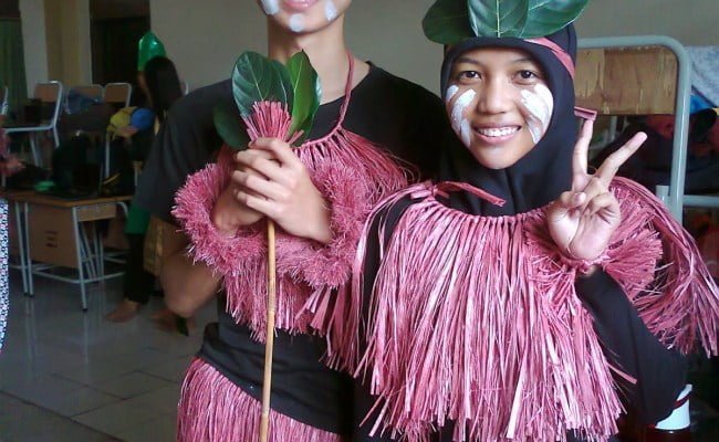 rumbai-rumbai dari tali rafia