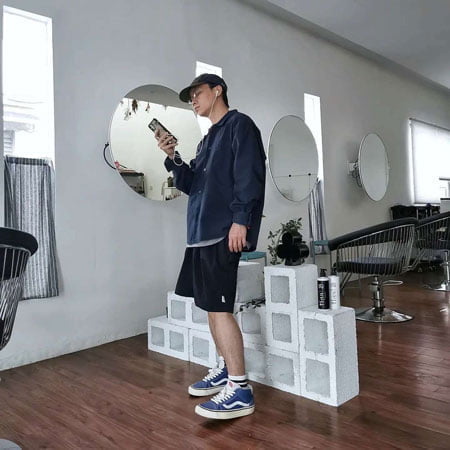 Celana Pendek Atasan Kemeja Dan Sepatu Vans High Top