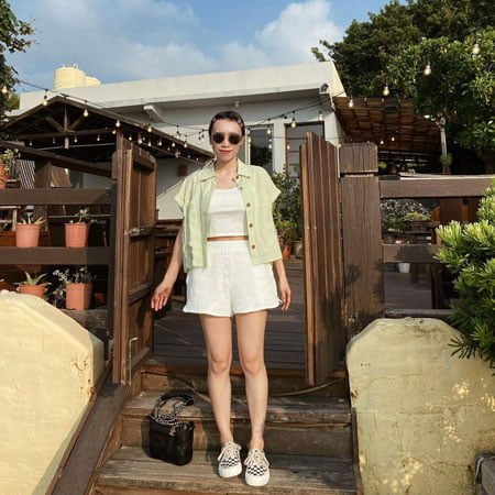 Celana Pendek Atasan Kemeja Dan Sepatu Vans High Top1