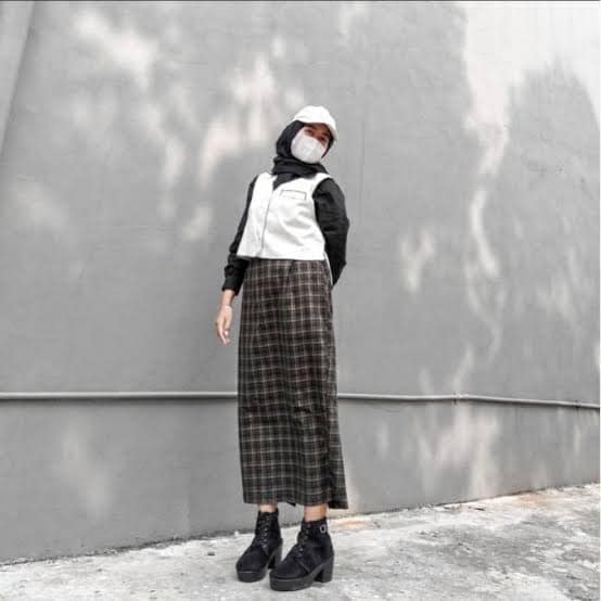 Kece Dengan Plaid Tunik Monokrom