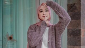 Ootd Rok Plisket Hitam (1)