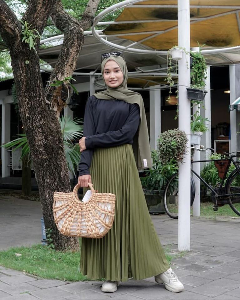 Rok Plisket + Kemeja Panjang