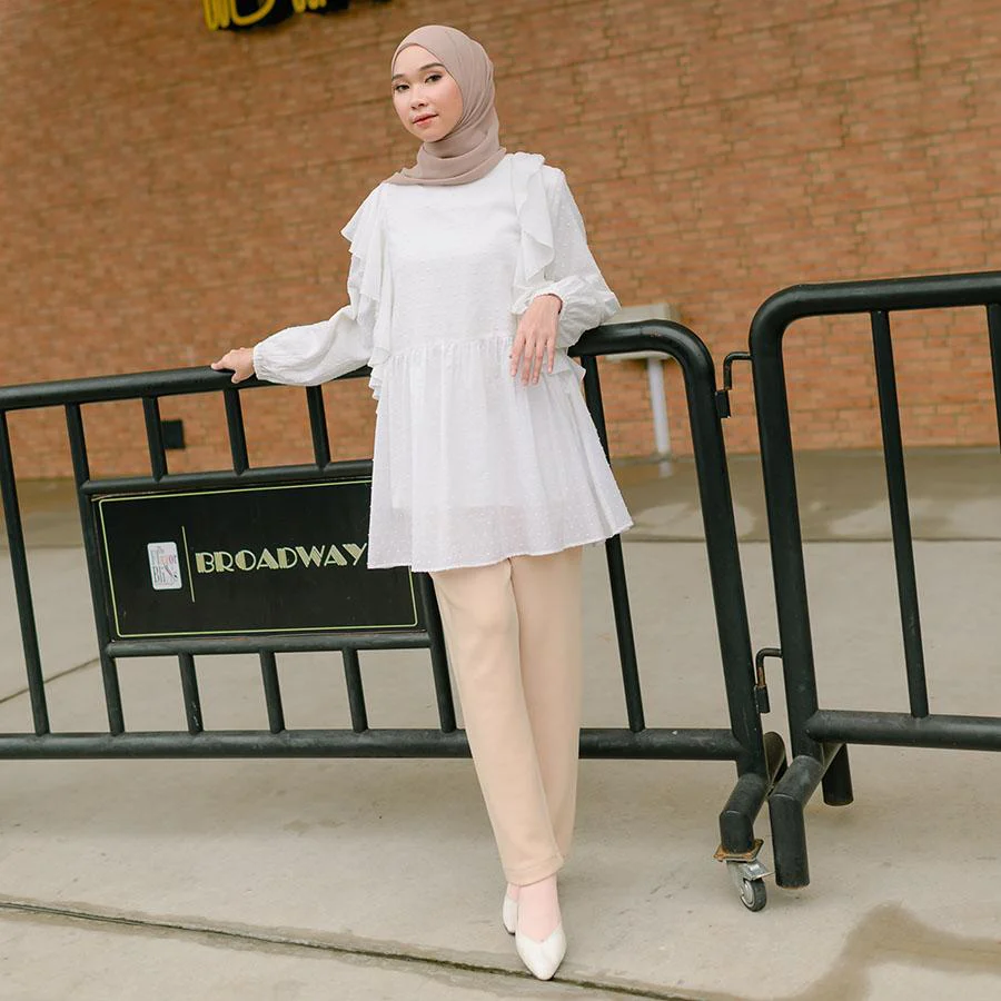 White Culottes dengan Comfy Outer