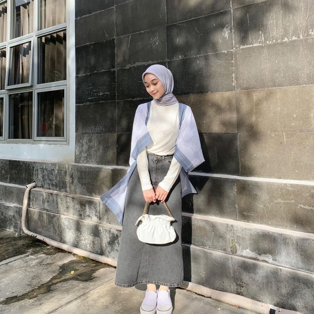 hijab Outer Scarf Warna abu-abu