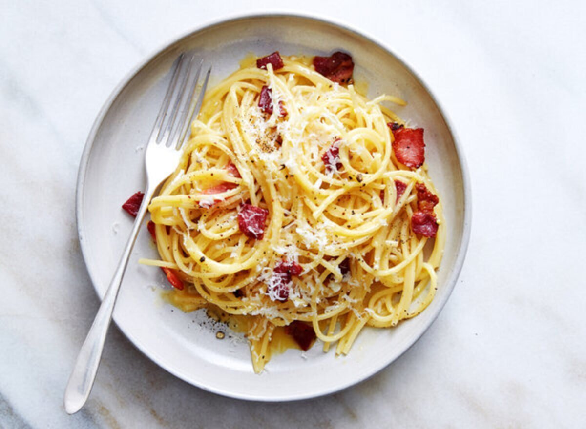 spaghetti-carbonara-ala-kosan-rasa-bintang-5-topwisata