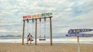 Pantai Watu Ulo6 (1)