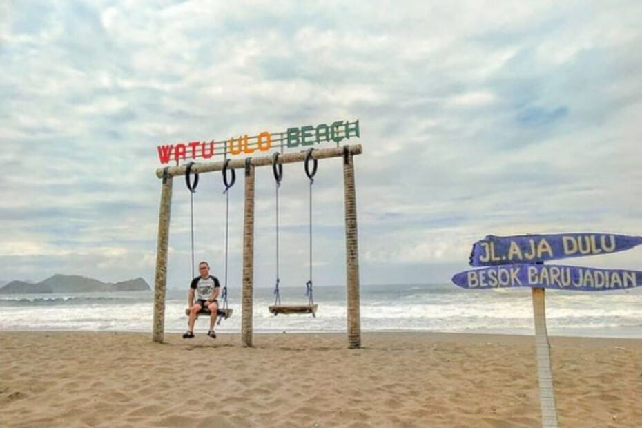 Pantai Watu Ulo6 (1)
