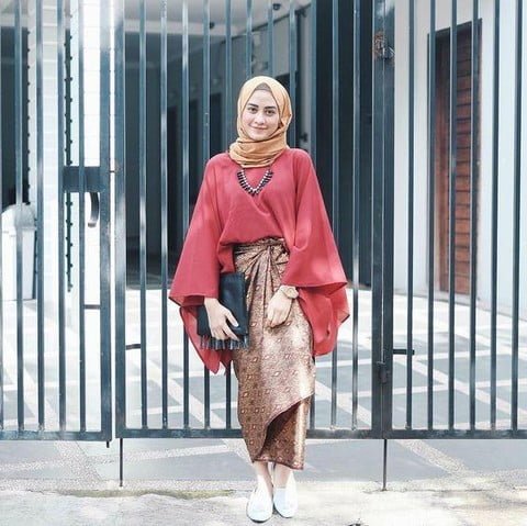 Rok Lilit dengan Sabuk Tambahan