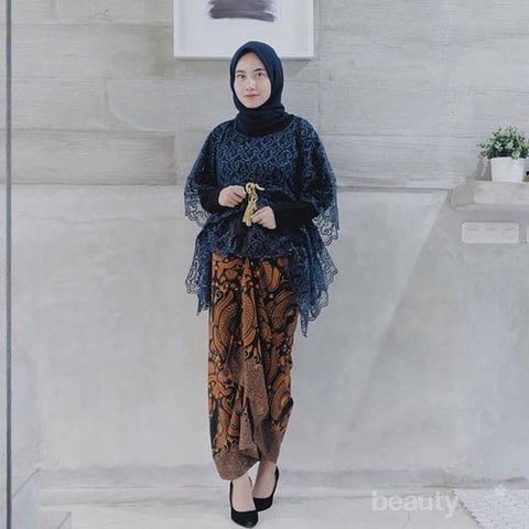 Rok Lilit kebaya