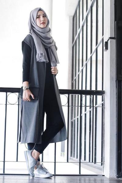 Celana Jogger dengan Atasan Berlapis2