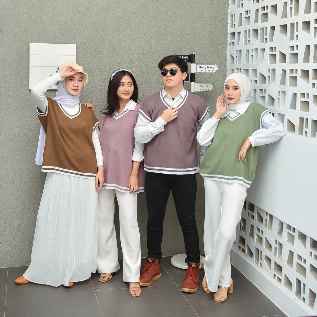 Ootd Rompi Rajut Oversized Vest Dengan Kemeja Panjang