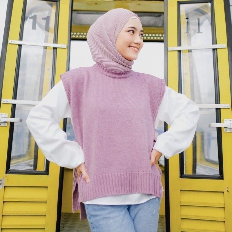 Rompi Rajut Dengan Detail Ruffle