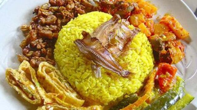 Nasi Kuning Bumbu Racik (1)