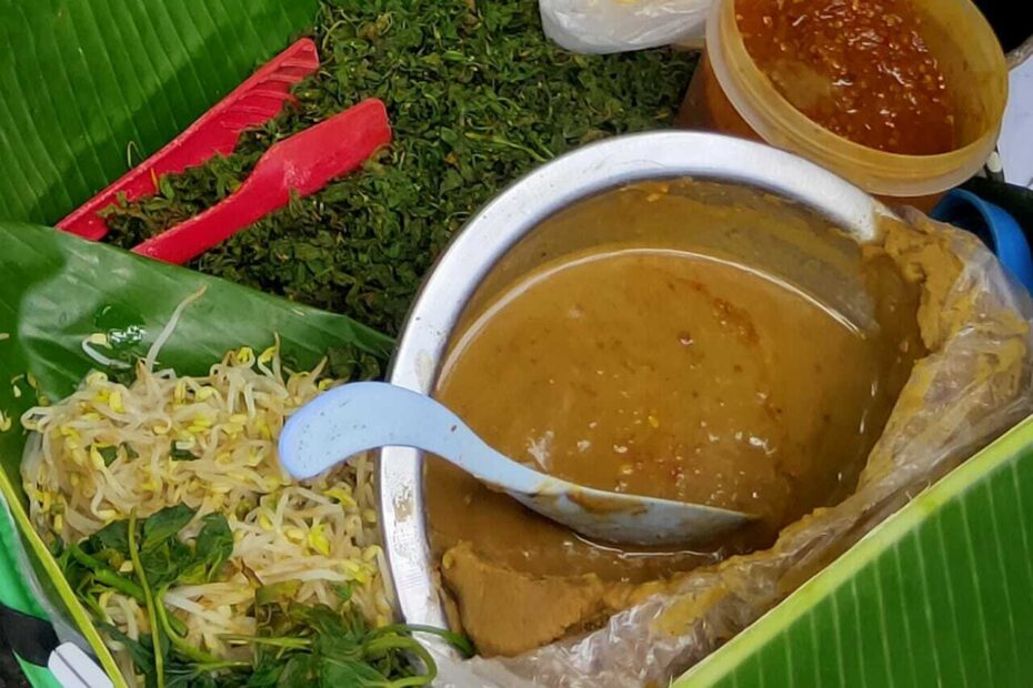 Pecel Semanggi Khas Surabaya