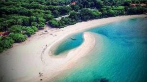 Wisata Pulau Gili Iyang 4 (1)