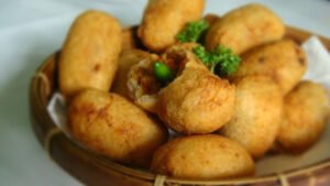 Combro Pedas