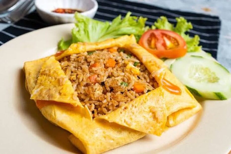 Resep Nasi Goreng Bungkus Telur (1)
