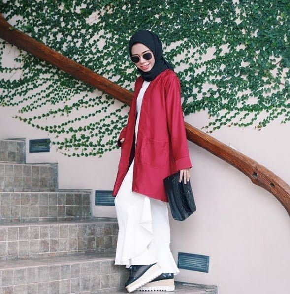 Dress Code Merah Putih