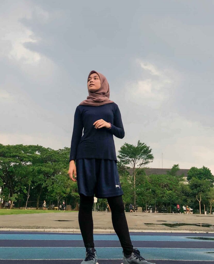 Jogging Dengan Mengenakan Hoodie