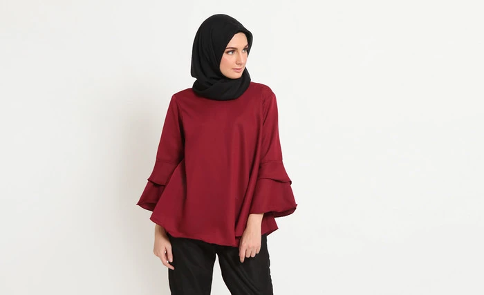 Ruffle Blouse merah 1