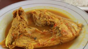 Lempah Kuning Ikan Tenggiri
