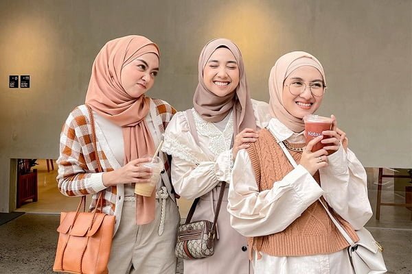 Vest dan Kemeja Putih