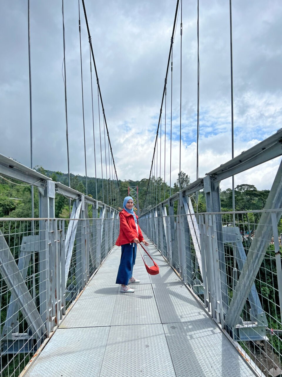 kuliner Jembatan Gantung dan Gondola Girpasang1