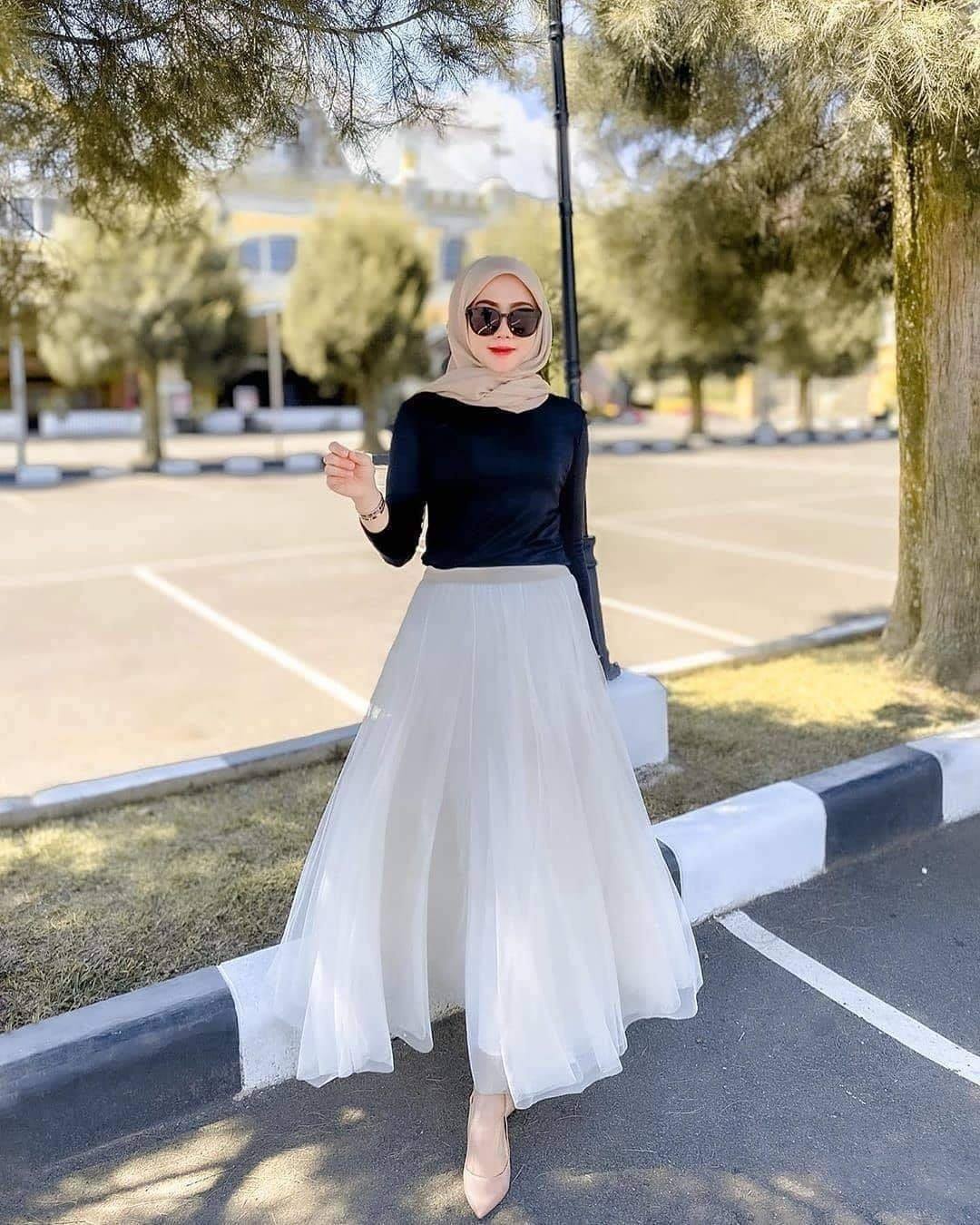 Inspirasi outfit hitam2