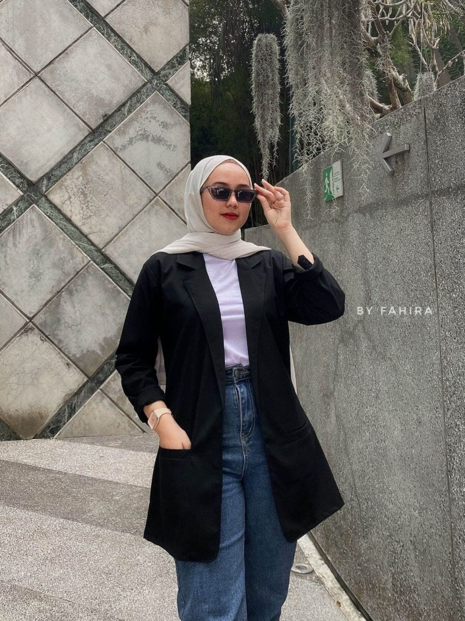 OOTD Blazer Hitam1