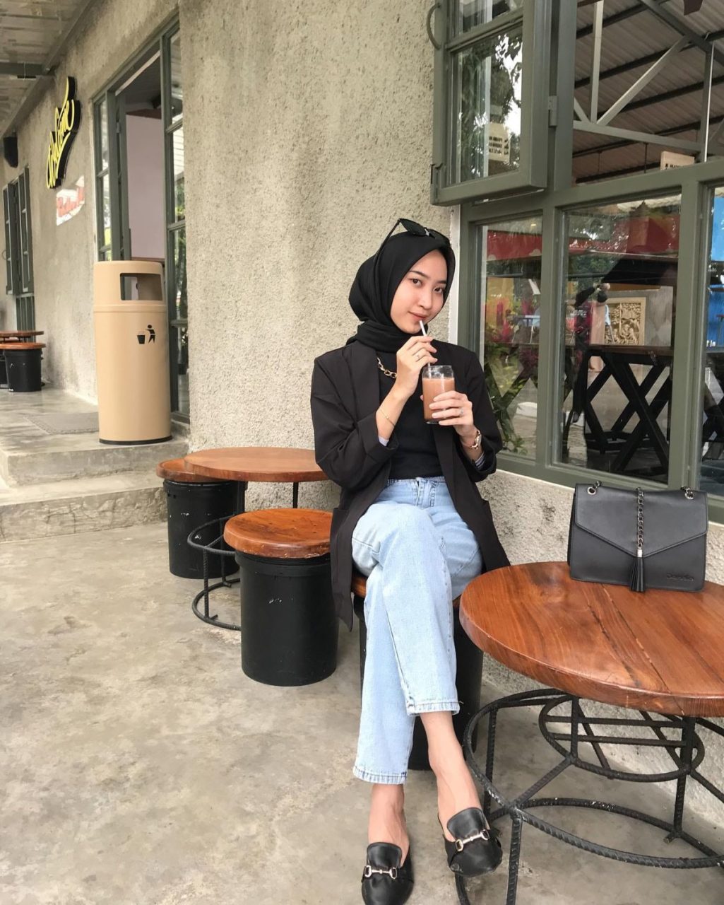 OOTD Blazer Hitam3